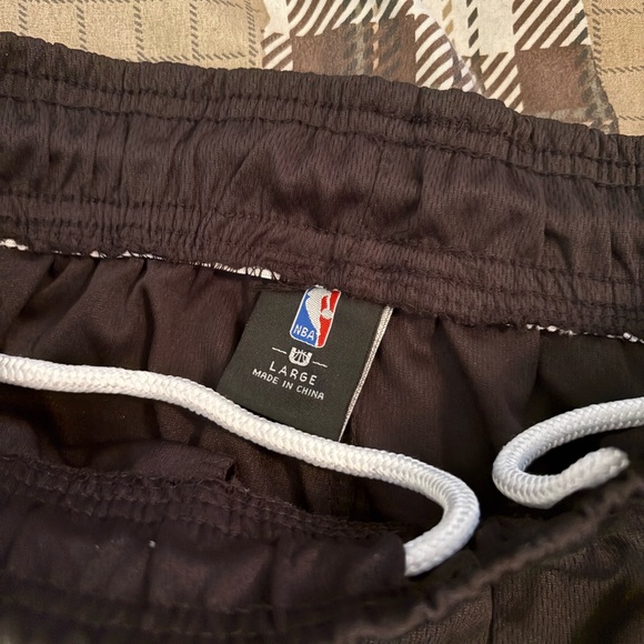 Los Angeles Lakers Black and Purple Shorts - Picture 2 of 3